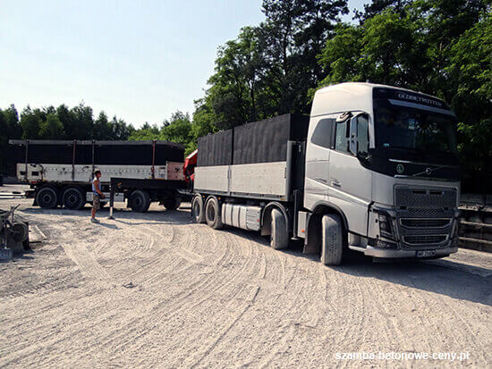 Transport szamba betonowego do Pułtusk z wykorzystaniem HDS